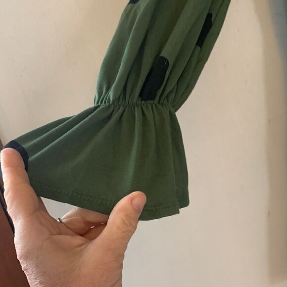 Asos green henley collar tiered dress black circles  gathered wrists Size 8 EUC - Picture 2 of 8